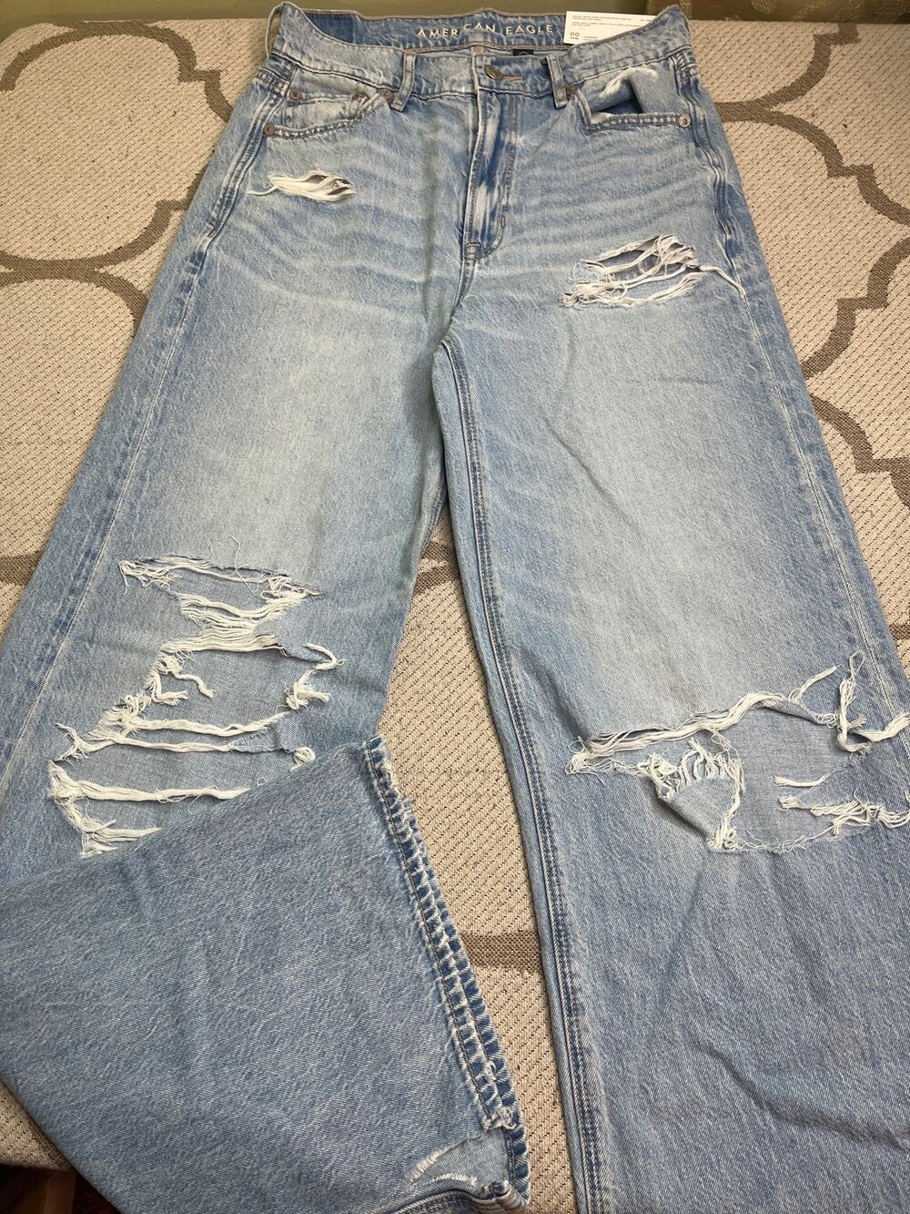 American Eagle Dreamy Drape Super High Rise Baggy Wide Leg Distressed Jeans  00